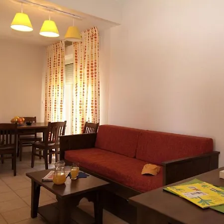 Lägenhet Furnished In With Terrace